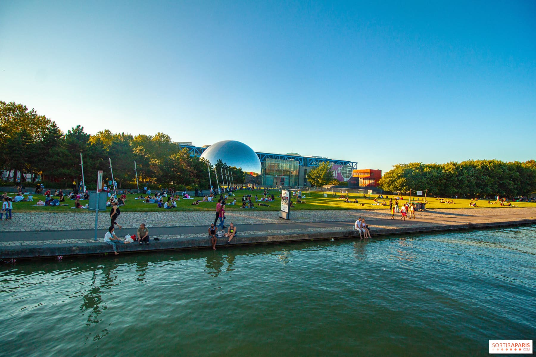 Canal de l'Ourcq dans le 19eme arrondissement de Paris